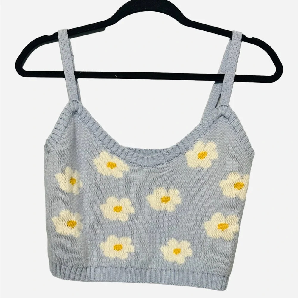 Altar’d State Daisy Knit Cropped Top Size Medium